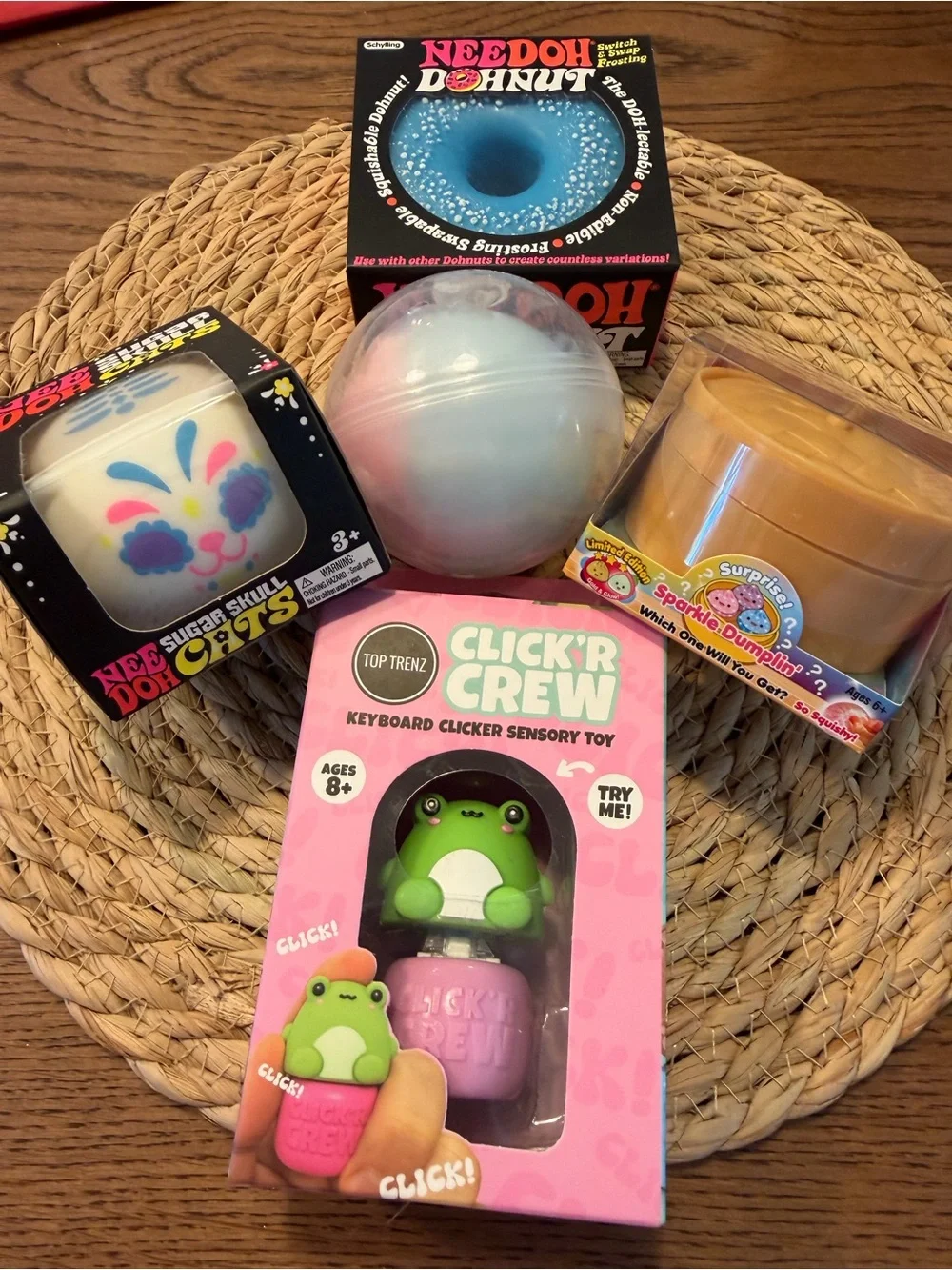 🚨💕Doughy Delights Squishy Bundle with HTF Needohs!🚨💕